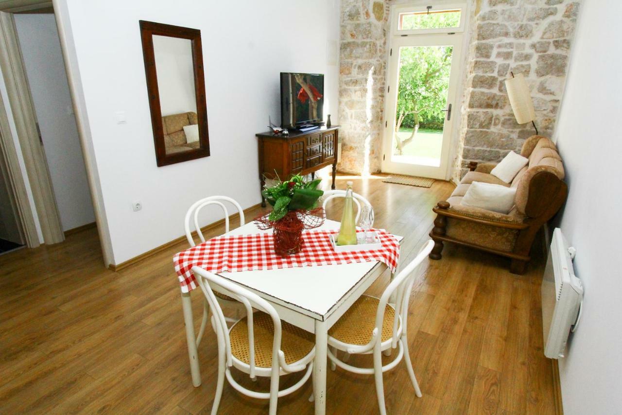 Old House Apartment สเวติ ฟิลลิปปี ยาคอฟ ภายนอก รูปภาพ